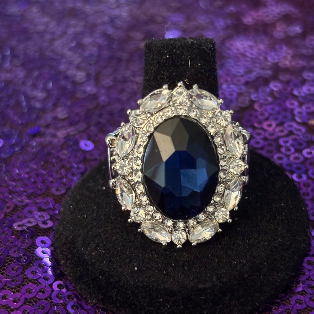 paparazzi Deep Blue Oval Crystal Statement Ring - Silver Tone